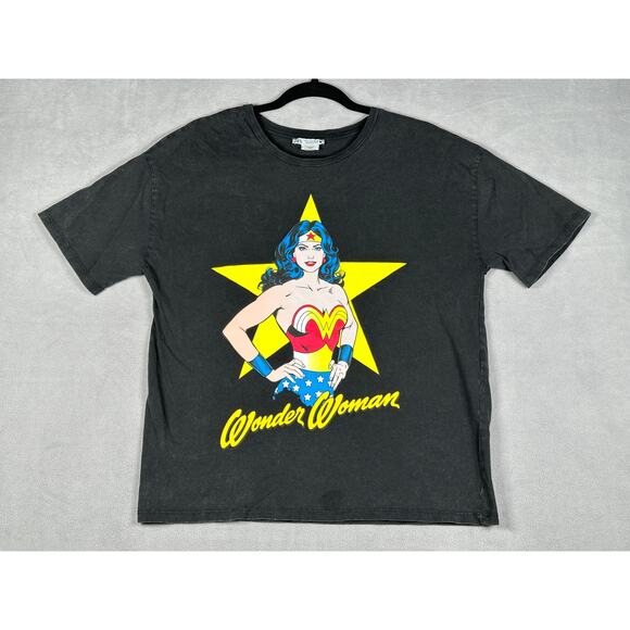 Zara Women's Wonder Woman Black Distressed T-Shirt Tee Size M - Picture 1 of 9